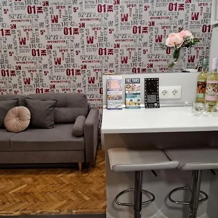 6-pack In The Party District *